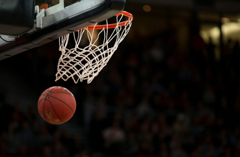 NBA: &Omicron;&iota; &Lambda;έ&iota;&kappa;&epsilon;&rho;&sigmaf; &sigma;&tau;&omicron; &epsilon;&pi;ί&kappa;&epsilon;&nu;&tau;&rho;&omicron; έ&rho;&epsilon;&upsilon;&nu;&alpha;&sigmaf; &gamma;&iota;&alpha; &pi;&alpha;&rho;ά&nu;&omicron;&mu;&omicron; &sigma;&tau;&omicron;&iota;&chi;&eta;&mu;&alpha;&tau;&iota;&sigma;&mu;ό &ndash; &Eta; &lambda;ί&gamma;&kappa;&alpha; &sigma;&upsilon;&lambda;&lambda;έ&gamma;&epsilon;&iota; &alpha;&rho;&chi;&epsilon;ί&alpha; &kappa;&alpha;&iota; έ&gamma;&gamma;&rho;&alpha;&phi;&alpha;