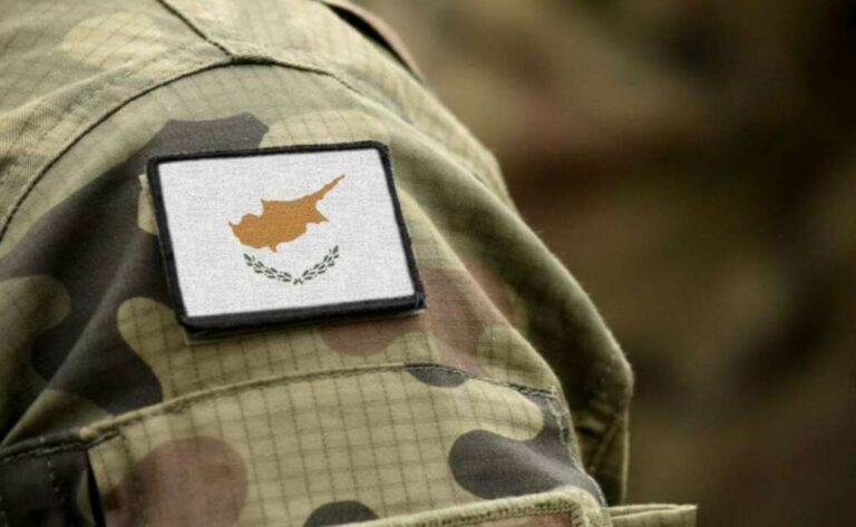 Ερευνα διέταξε το Υπουργείο Άμυνας για το ατύχημα με τραυματίες σε στίβο μηχανοδήγησης | Typos