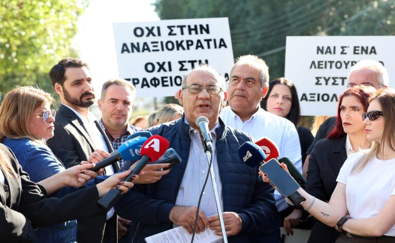 Ζήτησε δίκαιο σύστημα αξιολόγησης η ΟΕΛΜΕΚ. «Ο αγώνας θα συνεχιστεί»