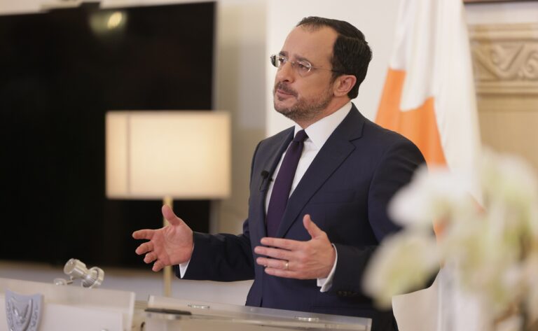 Πρώτη συνάντηση Χριστοδουλίδη-Έρχιουρμαν