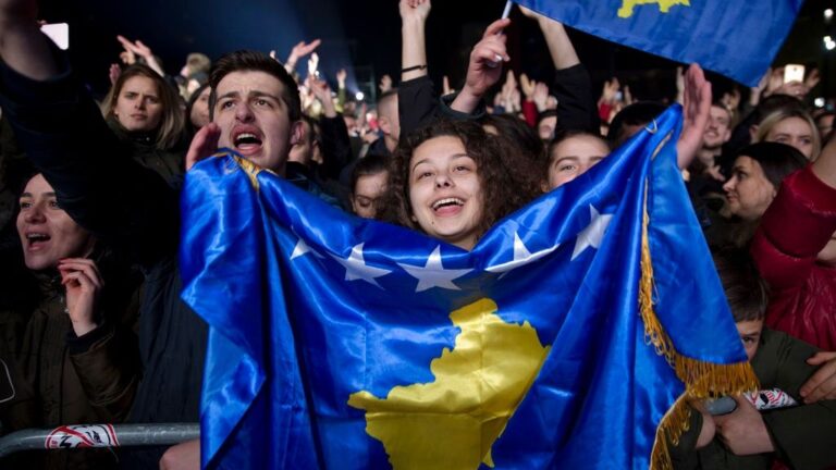 Το Κόσοβο άρχισε να υποδέχεται μετανάστες που απελαύνονται από τις ΗΠΑ