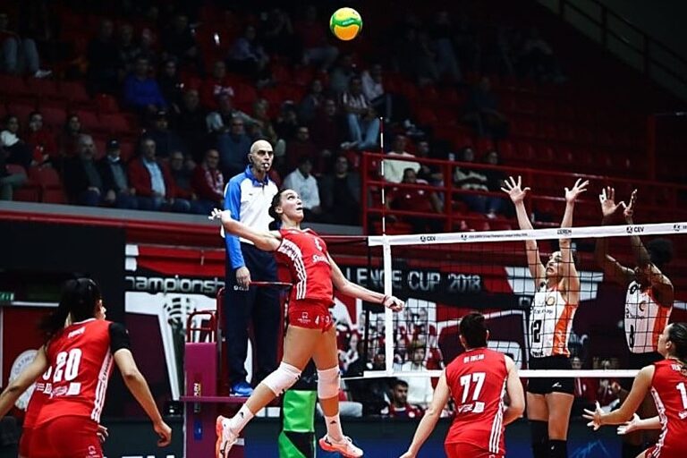 Champions League γυναικών: Θρίαμβος του Ολυμπιακού με 3-2 σετ επί της Ετσατσίμπασι