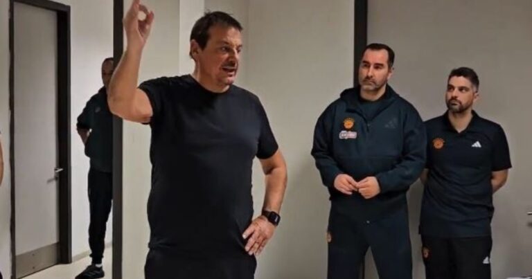 Το «ευχαριστώ» του Άταμαν στους παίκτες στα αποδυτήρια: «Μου έβριζαν τη μάνα και εσείς δώσατε την απάντηση στο παρκέ!»