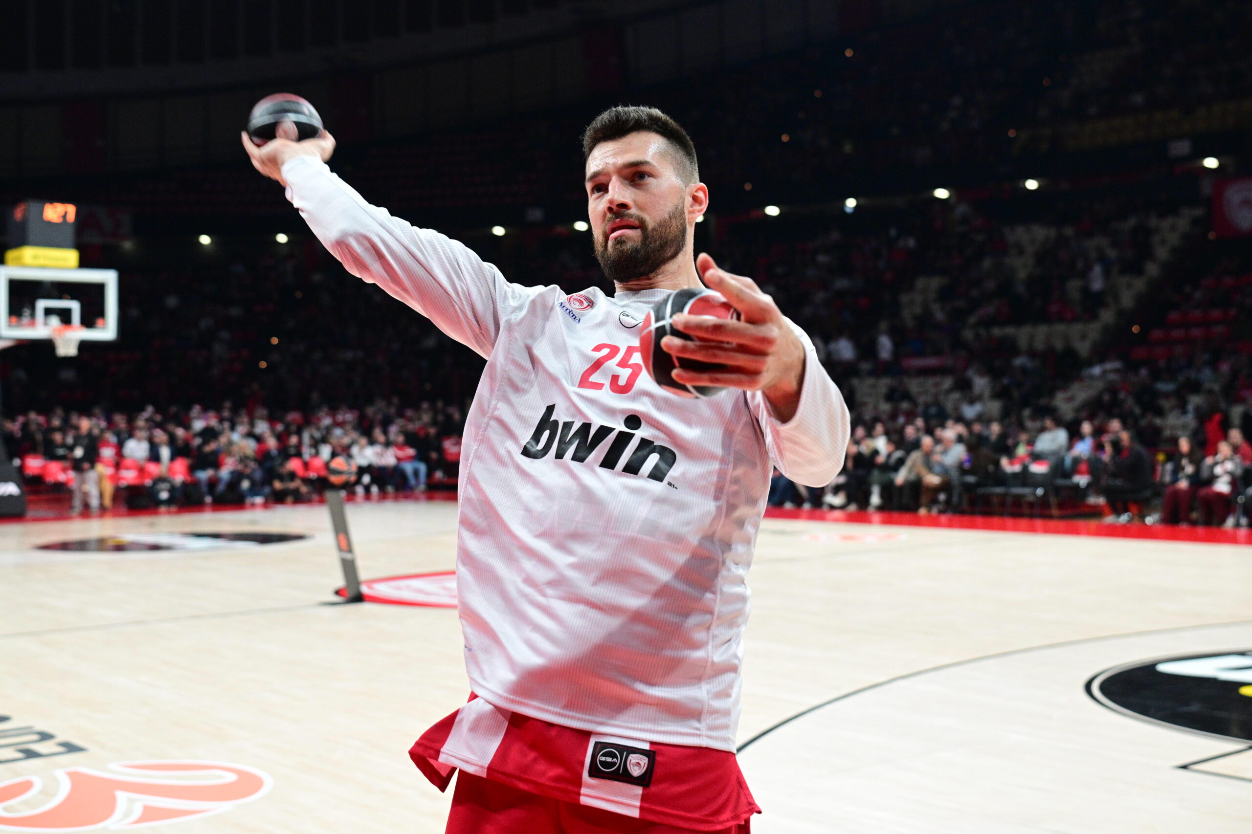 EUROLEAGUE 2025-2026 /  &Omicron;&Lambda;&Upsilon;&Mu;&Pi;&Iota;&Alpha;&Kappa;&Omicron;&Sigma; - &Beta;&Iota;&Lambda;&Epsilon;&Rho;&Mu;&Pi;&Alpha;&Nu;.( KLODIAN LATO / EUROKINISSI)
