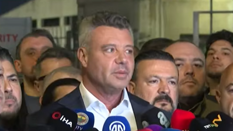 &Omicron; &pi;&rho;ό&epsilon;&delta;&rho;&omicron;&sigmaf; &tau;&eta;&sigmaf; &Phi;&epsilon;&nu;&epsilon;&rho;&mu;&pi;&alpha;&chi;&tau;&sigma;έ