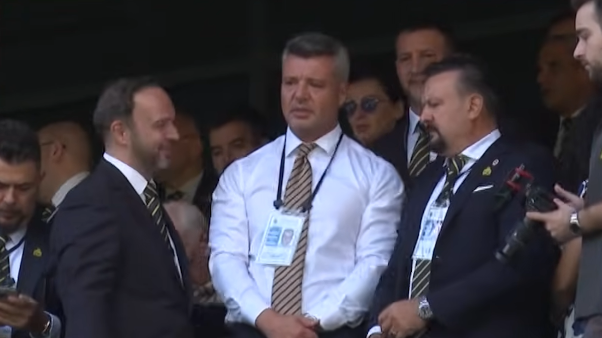 &Omicron; &pi;&rho;ό&epsilon;&delta;&rho;&omicron;&sigmaf; &tau;&eta;&sigmaf; &Phi;&epsilon;&nu;&epsilon;&rho;&mu;&pi;&alpha;&chi;&tau;&sigma;έ