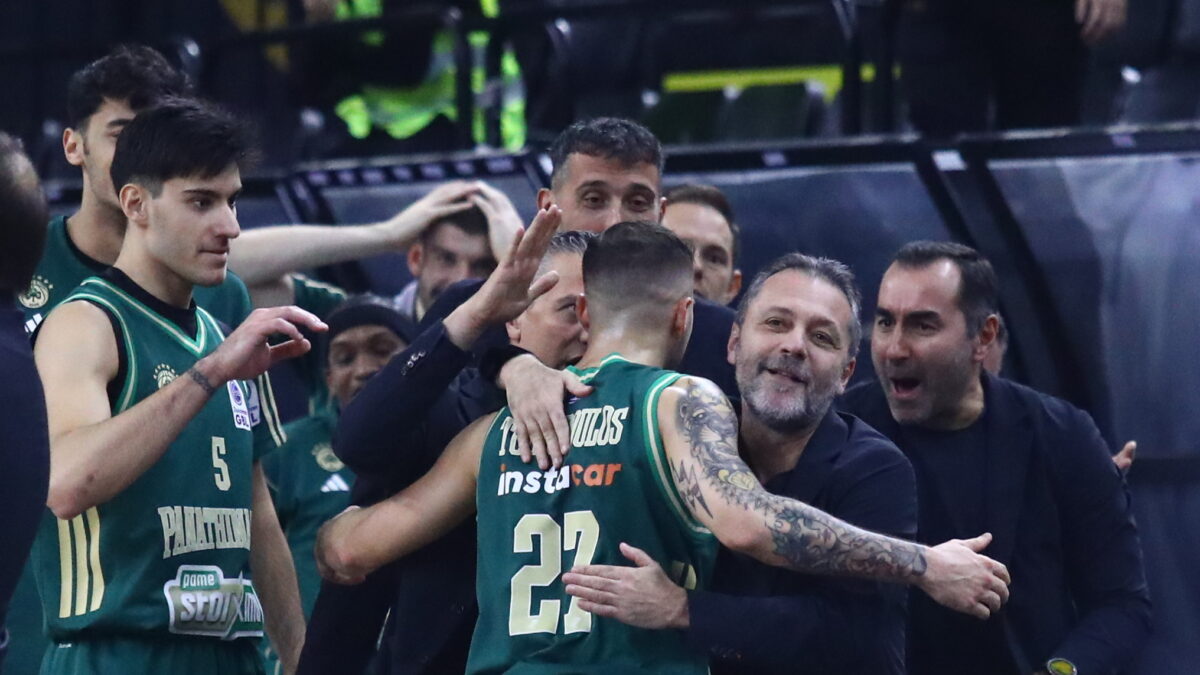 &Omicron; &Beta;&alpha;&sigma;ί&lambda;&eta;&sigmaf; &Tau;&omicron;&lambda;&iota;ό&pi;&omicron;&upsilon;&lambda;&omicron;&sigmaf; &pi;&alpha;&nu;&eta;&gamma;&upsilon;&rho;ί&zeta;&epsilon;&iota; &sigma;&tau;&omicron;&nu; &pi;ά&gamma;&kappa;&omicron; &tau;&omicron;&upsilon; &Pi;&alpha;&nu;&alpha;&theta;&eta;&nu;&alpha;ϊ&kappa;ό (&Mu;&Alpha;&Rho;&Kappa;&Omicron;&Sigma; &Chi;&Omicron;&Upsilon;&Zeta;&Omicron;&Upsilon;&Rho;&Eta;&Sigma;