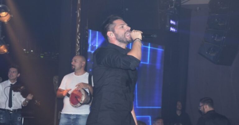 Ο Τσαλίκης διέκοψε το live του γιατί νόμιζε ότι τον σημαδεύουν με όπλο: «Μ@λ@κ@ έτσι θα πεθάνω» (vid)