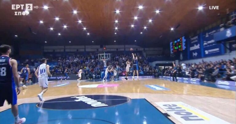 Το έβαλε από το σπίτι του ο Τσαλμπούρης: Buzzer beater από το κέντρο!