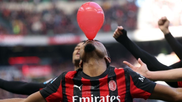 Η Μίλαν κέρδισε 3-0 τη Βερόνα και έπιασε προσωρινά την κορυφή