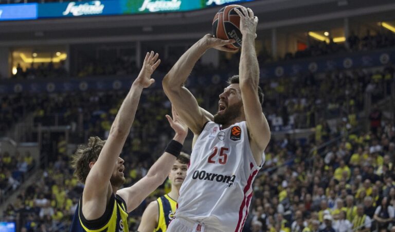 Φενέρμπαχτσε - Ολυμπιακός 88-80: Λύγισε στο φινάλε