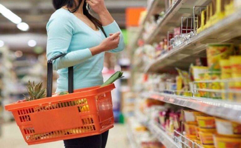 Αυξήσεις σε φρέσκα λαχανικά, ζάχαρη, ψάρια τον Δεκέμβριο