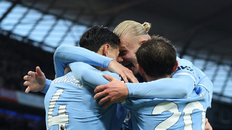 &Omicron;&iota; &pi;&alpha;ί&kappa;&tau;&epsilon;&sigmaf; &tau;&eta;&sigmaf; &Sigma;ί&tau;&iota; &pi;&alpha;&nu;&eta;&gamma;&upsilon;&rho;ί&zeta;&omicron;&upsilon;&nu; &sigma;&tau;&eta;&nu; Premier League