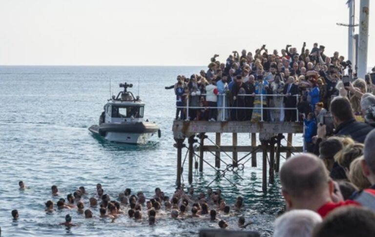 Ε/κ ο άνδρας που φέρεται να άρπαξε τον Σταυρό στη Λεμεσό | Typos