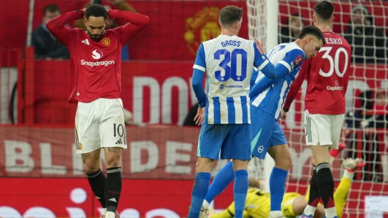 FA Cup: Η Μπράιτον απέκλεισε τη Μάντσεστερ Γιουνάιτεντ στο «Ολντ Τράφορντ» - Αγωνίστηκε ως αλλαγή ο Κωστούλας