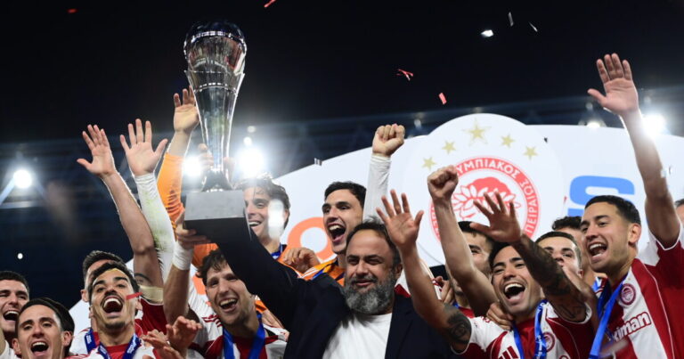 Ολυμπιακός: Η παρακάμερα του Betsson Super Cup με τον γύρο του θριάμβου και το πάρτι στα αποδυτήρια