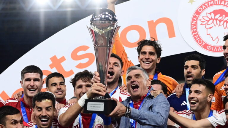 &Omicron; &Mu;&epsilon;&nu;&tau;&iota;&lambda;ί&mu;&pi;&alpha;&rho; &mu;&epsilon; &tau;&omicron; &tau;&rho;ό&pi;&alpha;&iota;&omicron; &tau;&omicron;&upsilon; Betsson Super Cup