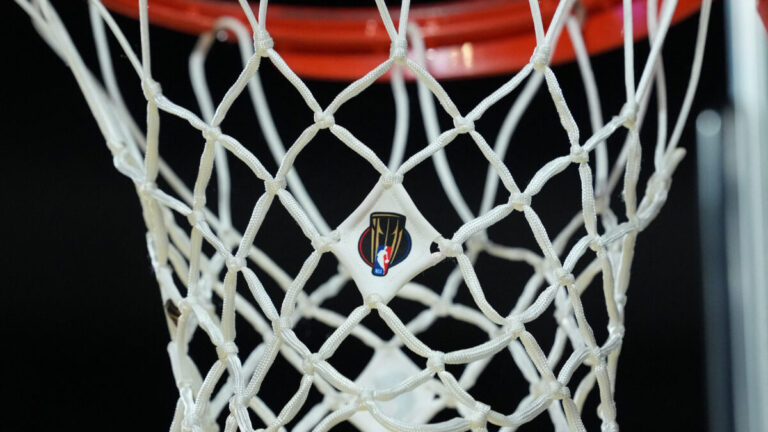 &Delta;&iota;&chi;&tau;ά&kappa;&iota; &mu;&pi;&alpha;&sigma;&kappa;έ&tau;&alpha;&sigmaf; &sigma;&epsilon; &alpha;&gamma;ώ&nu;&alpha; &tau;&omicron;&upsilon; NBA &mu;&epsilon; &tau;&omicron; &lambda;&omicron;&gamma;ό&tau;&upsilon;&pi;&omicron; &tau;&omicron;&upsilon; &pi;&rho;&omega;&tau;&alpha;&theta;&lambda;ή&mu;&alpha;&tau;&omicron;&sigmaf;