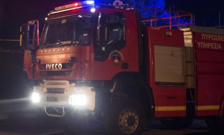 Όχημα καταστράφηκε ολοσχερώς από φωτιά στην Αγία Νάπα