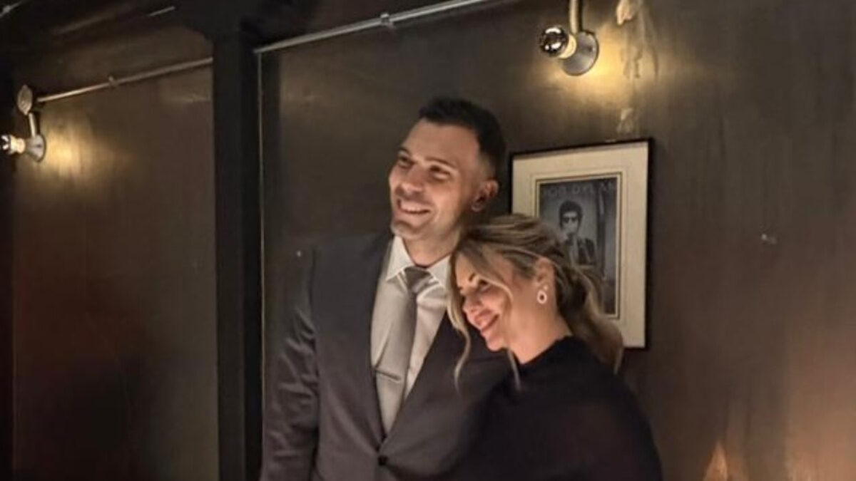 &Phi;&Omega;&Tau;&Omicron; instagram.com
