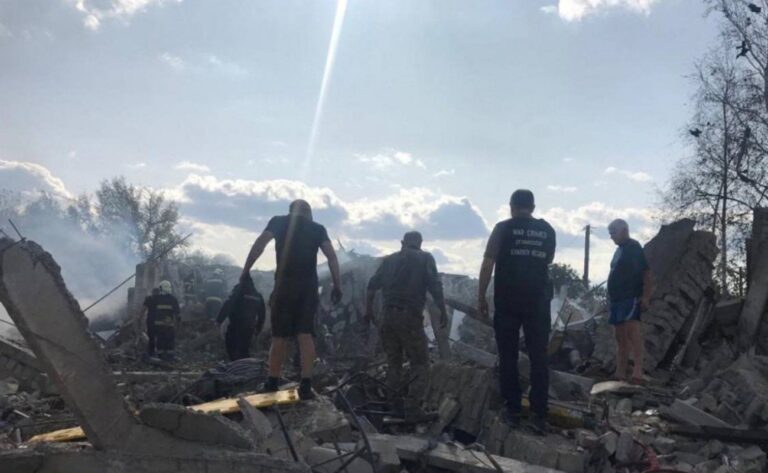 Ρωσική επίθεση κατέστρεψε «ενεργειακή υποδομή κρίσιμης σημασίας» στο Χάρκοβο