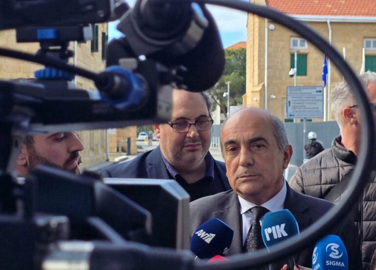 «Ήμουν και παραμένω καθαρός», είπε ο Συλλούρης μετά την αθώωσή του