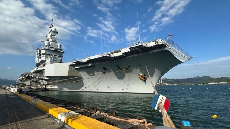 Στον Βόρειο Ατλαντικό το Γαλλικό αεροπλανοφόρο «Σαρλ ντε Γκωλ» και η συνοδεία του