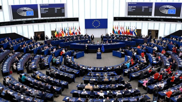 Το Ευρωκοινοβούλιο θα «παγώσει» την επικύρωση της εμπορικής συμφωνίας μεταξύ ΕΕ
