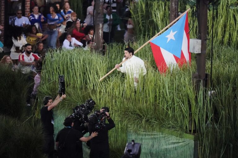 Καθηλωτική εμφάνιση για τον Bad Bunny στο Super Bowl - Ωδή στη γενέτειρά του το Πουέρτο Ρίκο