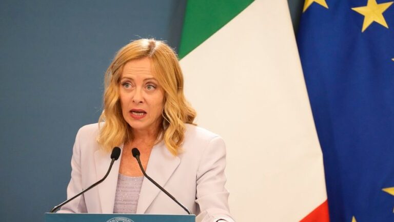 «Εχθροί της Ιταλίας, διαδηλώνουν κατά των Ολυμπιακών Αγώνων», λέει η Μελόνι