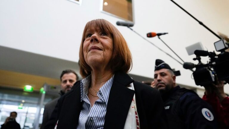 Ζιζέλ Πελικό: «Έμοιαζα σαν νεκρή» - Θα πάει στο κελί να συναντήσει τον πρώην σύζυγό της