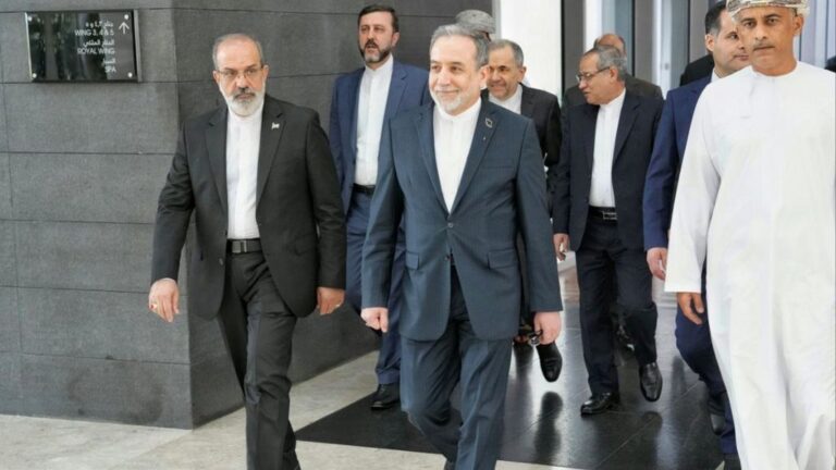 Ολοκληρώθηκαν σε πρώτη φάση οι συνομιλίες ΗΠΑ - Ιράν στο Ομάν για τα πυρηνικά της Τεχεράνης