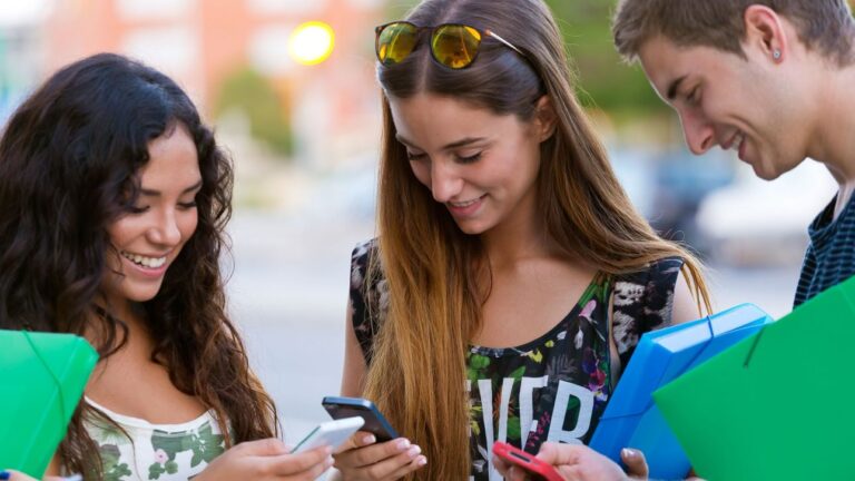 «Μπλόκο» και από τη Σλοβενία στη χρήση social media από ανηλίκους κάτω των 15 ετών