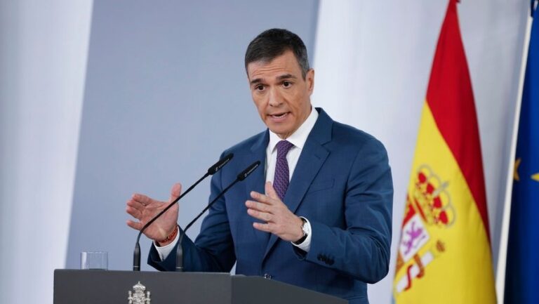 «Ευχαριστούμε πρωθυπουργέ»: Ιρανικοί πύραυλοι με τη φωτογραφία του Σάντσεθ