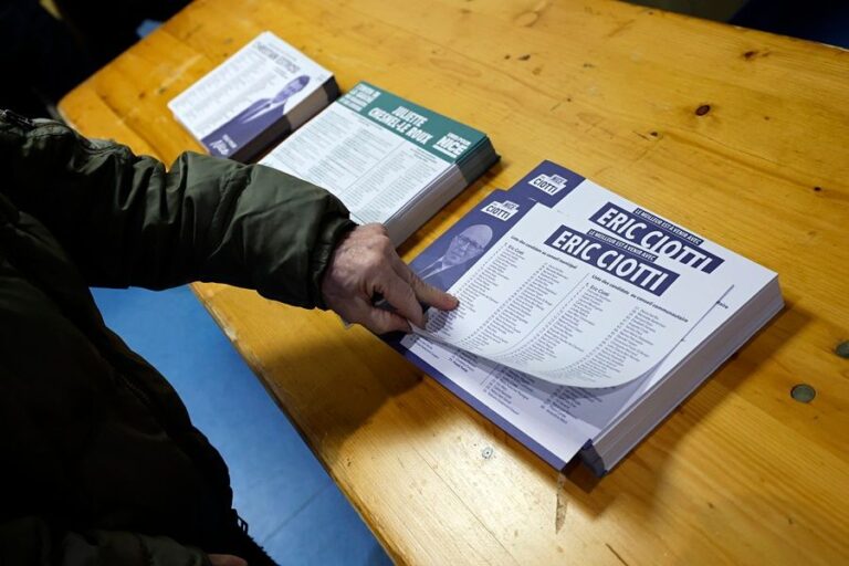 Στις κάλπες οι Παριζιάνοι για την ανάδειξη νέου δημάρχου - «Μάχη» Γκρεγκουάρ με Ντατί