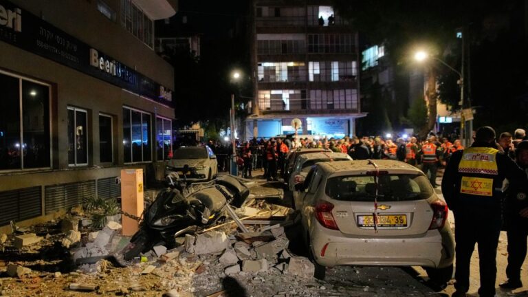 Δεκάδες οι τραυματίες από τις ιρανικές πυραυλικές επιθέσεις στο Ισράηλ