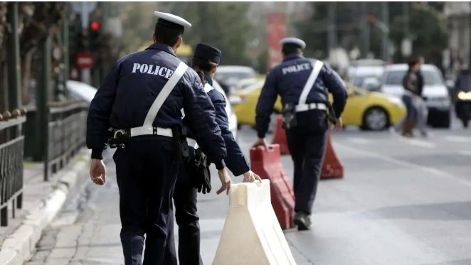 25η Μαρτίου: Κυκλοφοριακές ρυθμίσεις στην Αθήνα για την παρέλαση - Πως θα κινηθούν μετρό και τραμ