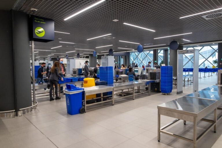 Επαναπατρίζονται σήμερα άλλοι 170 πολίτες από το Ντουμπάι