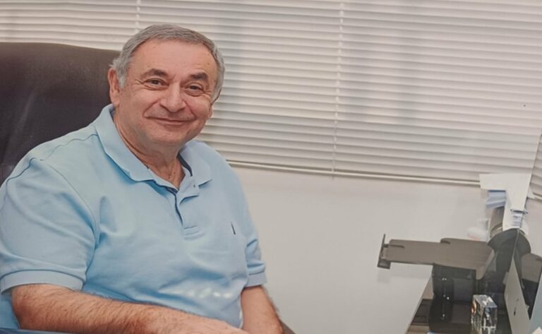 Έφυγε από τη ζωή ο ιστορικός διευθυντής του Grammar School Μιχάλης Αζάς – Κλειστό αύριο το σχολείο