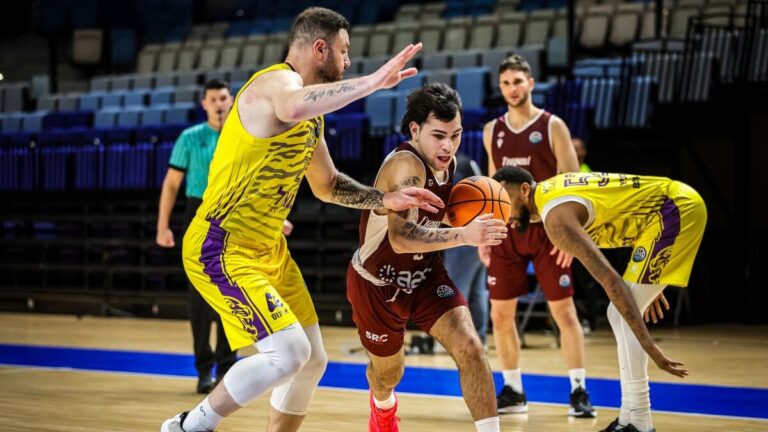 &Sigma;&tau;&iota;&gamma;&mu;&iota;ό&tau;&upsilon;&pi;&omicron; &alpha;&pi;ό &tau;&omicron;&nu; &alpha;&gamma;ώ&nu;&alpha; &tau;&eta;&sigmaf; &Chi;ά&pi;&omicron;&epsilon;&lambda; &mu;&epsilon; &tau;&eta;&nu; &Tau;&rho;&alpha;&pi;ά&nu;&iota;