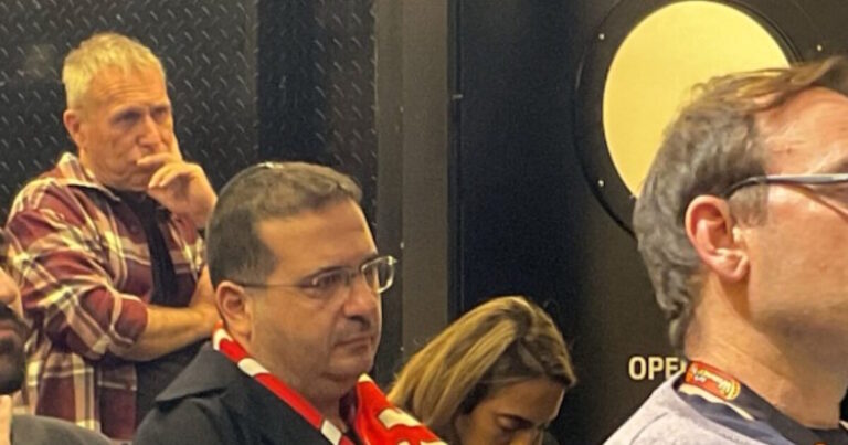 Ο ιδιοκτήτης της Χάποελ Τελ Αβίβ πήγε στη συνέντευξη Τύπου και έκανε ερώτηση στον Δημήτρη Ιτούδη