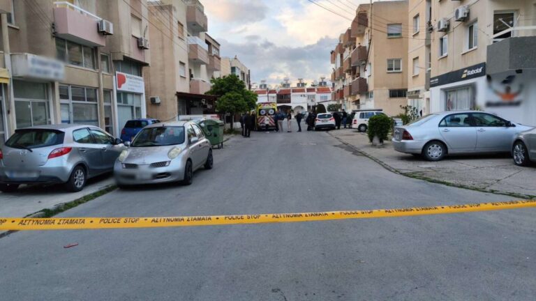 Χειροπέδες στον άντρα που απειλούσε με μαχαίρι στη Λάρνακα