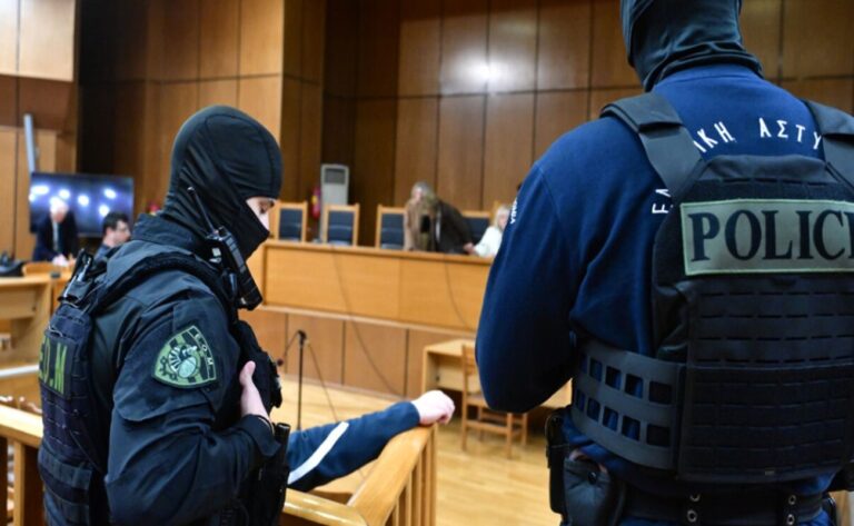 Αυλαία στη δίκη της Χρυσής Αυγής στο Εφετείο, 13 χρόνια στο διευθυντήριο της οργάνωσης