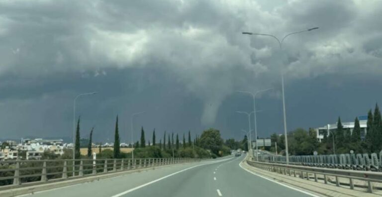 Ανεμοστρόβιλος στη Λευκωσία – Έντονα καιρικά φαινόμενα κατά τόπους