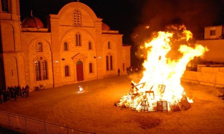 Κροτίδες, κλοπή ξυλείας και φωτιές-Πάνω από 40 περιστατικά