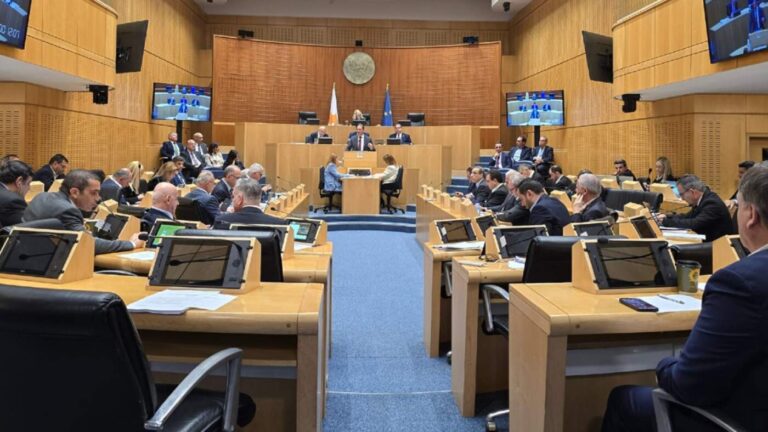 Ομόφωνα πέρασε από τη Βουλή η ενιαία νομοθεσία για την αναπηρία