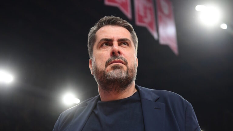 &Omicron; &Chi;&rho;ή&sigma;&tau;&omicron;&sigmaf; &Mu;&pi;&alpha;&phi;έ&sigmaf; (&Phi;&Omega;&Tau;&Omicron; KLODIAN LATO