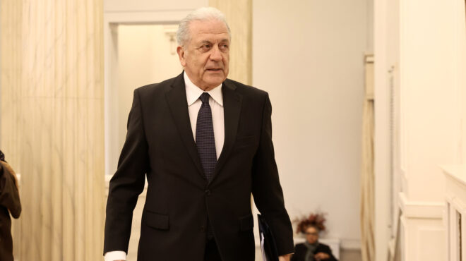 υπροπο-για-αβραμόπουλο-κανένας-πολί-564303811