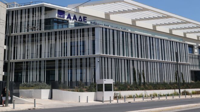 Πότε φορολογούνται οι μεταφορές χρημάτων μεταξύ συγγενών