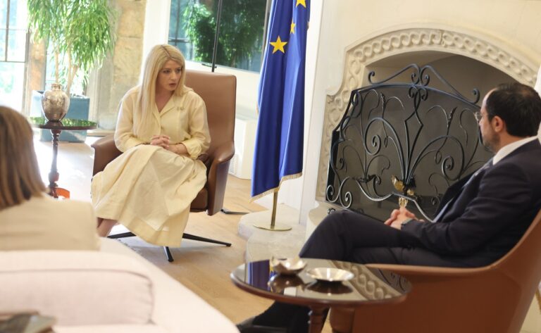 Αννίτα για απειλές: Αισθάνομαι ασφαλής… θα πρέπει να δοθούν απαντήσεις